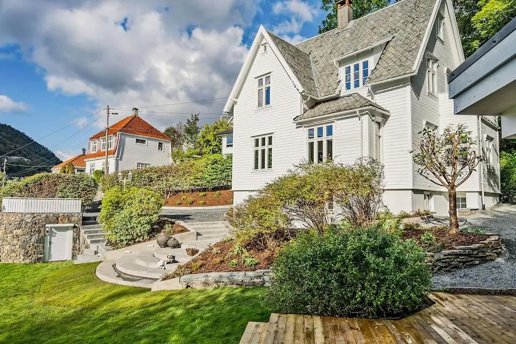 Villa Bergen. Historic Luxury Near The City Centre 노르웨이