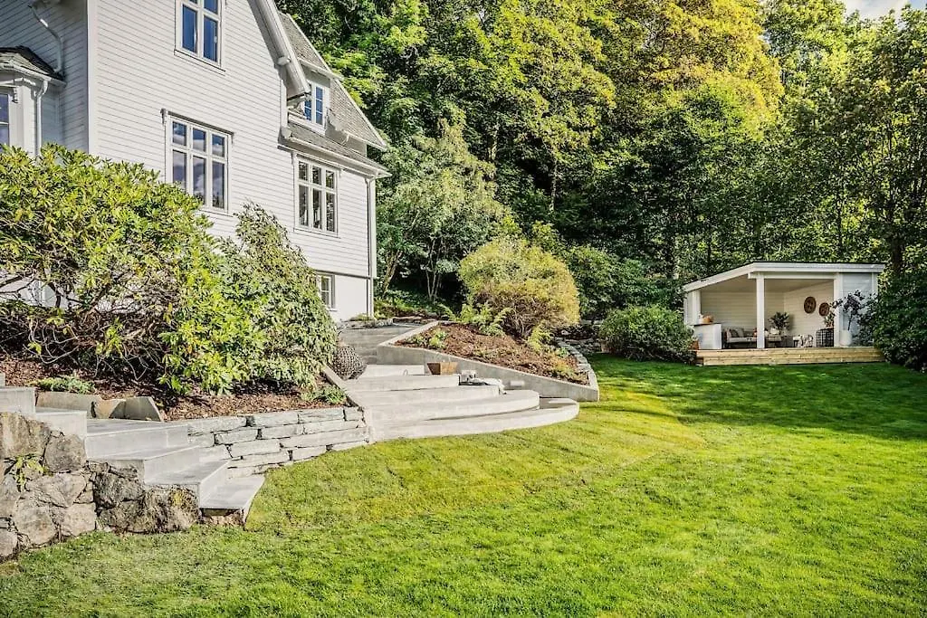 Villa Bergen. Historic Luxury Near The City Centre 베르겐